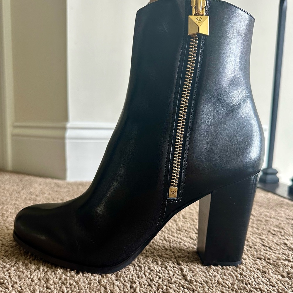 Michael Kors Frenchie Bootie Leather 8.5